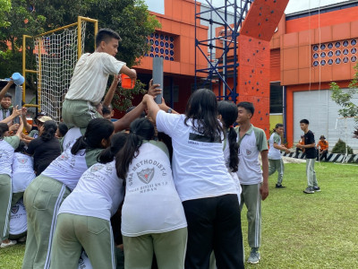 KEGIATAN OUTBOUND SMA METHODIST 6 MEDAN DI BPBD SUMATERA UTARA 