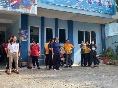 Guru-Guru Mengikuti Perlombaan Terompa Dalam Menyambut HUT RI Tanggal 16 Agusutus 2022
