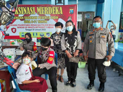 Bersama Ibu Pengawas Sekolah dan Wakapolsek Medan Helvetia Tgl 20 Januari 2022