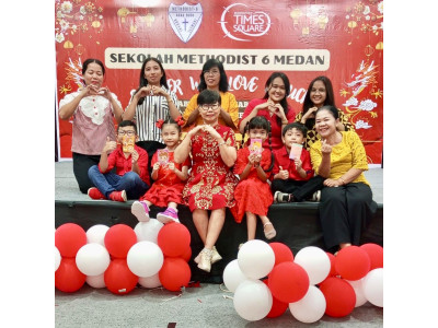SISWA SD METHODIST 6 BERSAMA KEPALA SD MENGIKUTI KEGIATAN PERAYAAN IMLEK (CAP GO MEH) 