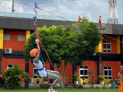 KEGIATAN OUTBOUND SMA METHODIST 6 MEDAN DI BPBD SUMATERA UTARA 